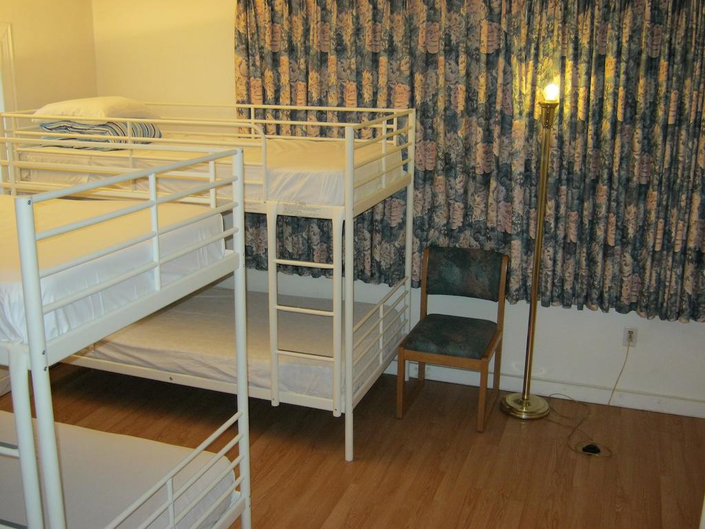 Kelowna Okanagan Lake Hostel Zewnętrze zdjęcie
