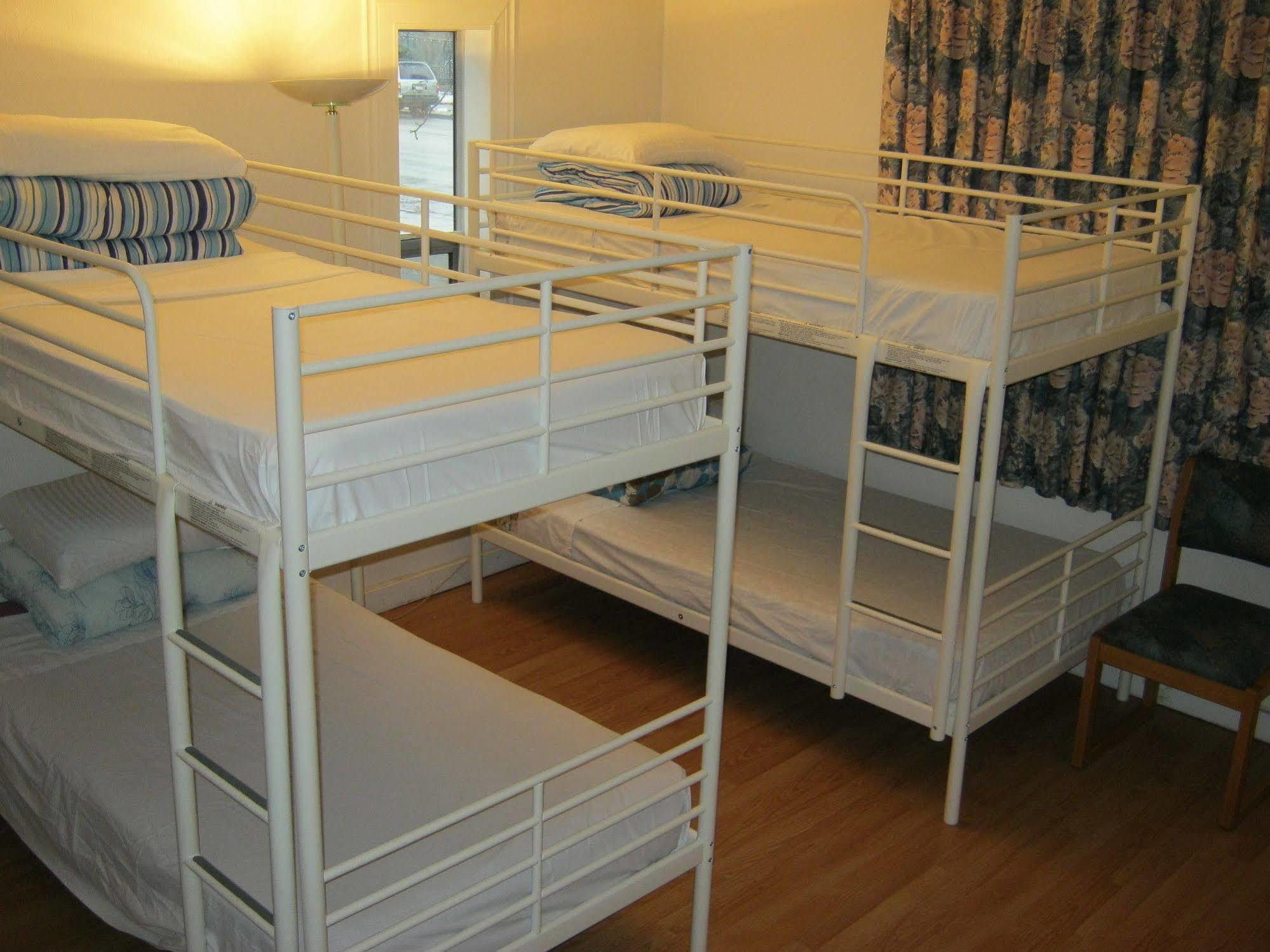 Kelowna Okanagan Lake Hostel Zewnętrze zdjęcie